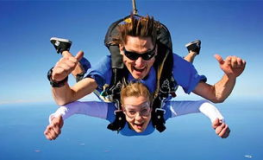 娱乐吃瓜酱跳伞视频大全,高空惊险！娱乐吃瓜酱跳伞视频大全集锦